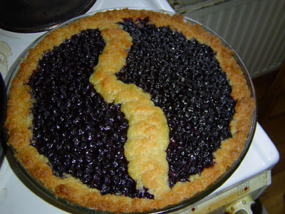 Crumbly blueberry pie